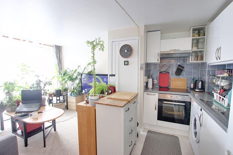 1 bed 1st Floor Flat for rent in Westbury. From Wrights Residential - Trowbridge