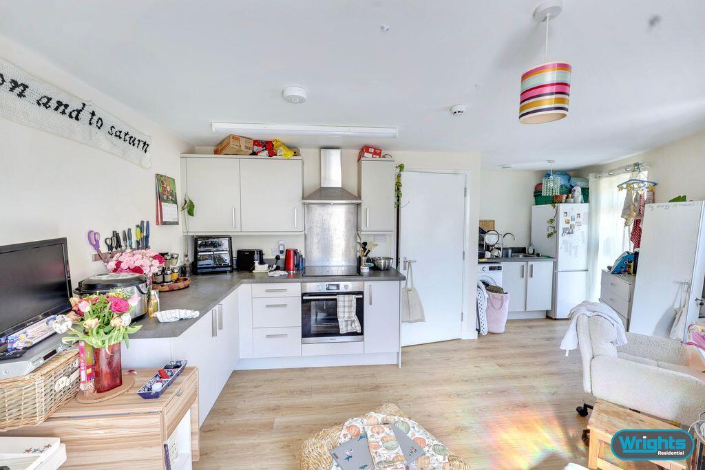 2 bed 1st Floor Flat for rent in Bath. From Wrights Residential - Trowbridge