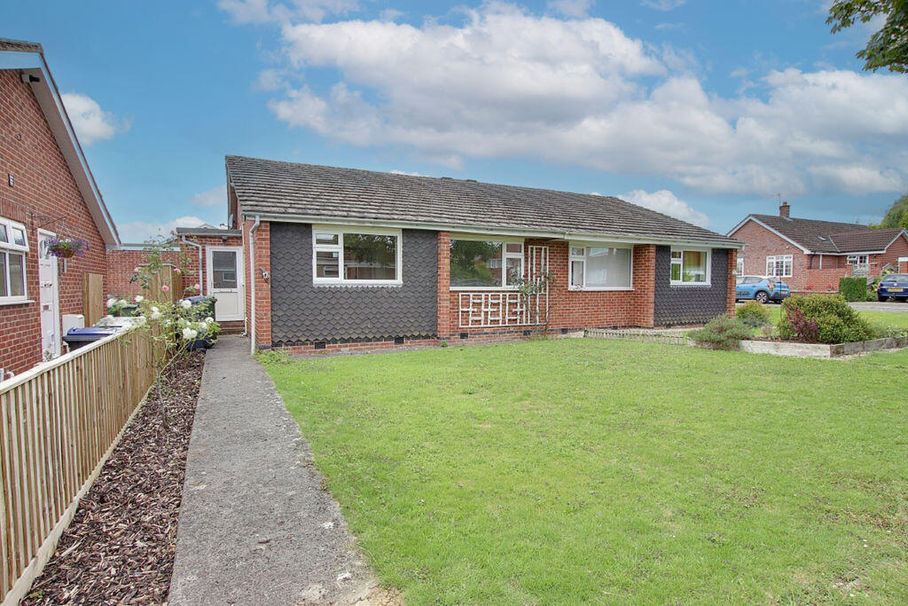 2 bed Semi-detached bungalow for rent in Trowbridge. From Wrights Residential - Trowbridge