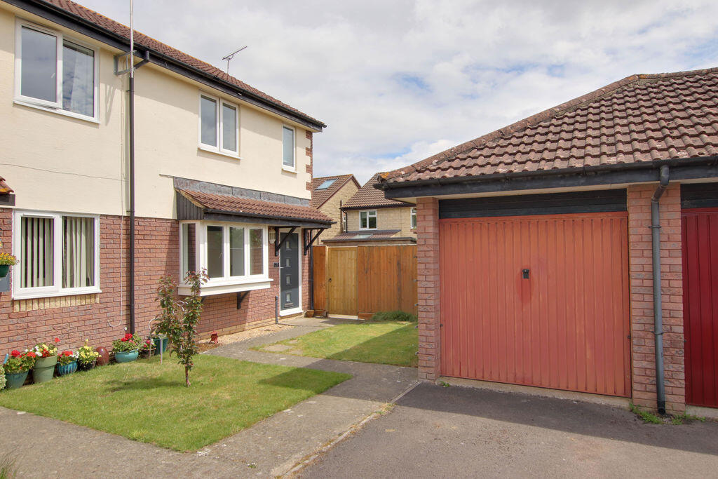 3 bed Mid Terraced House for rent in Trowbridge. From Wrights Residential - Trowbridge 3 bed Mid Terraced House for rent in Trowbridge. From Wrights Residential - Trowbridge