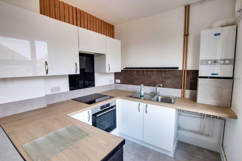 2 bed 1st Floor Flat for rent in Trowbridge. From Wrights Residential - Trowbridge
