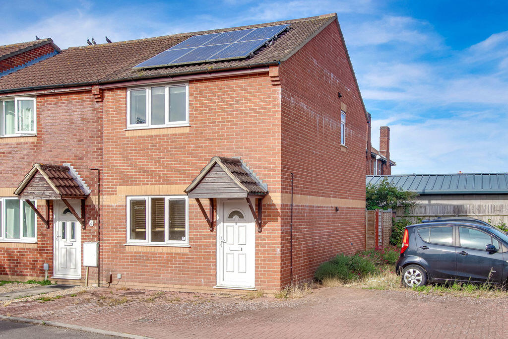 2 bed Mid Terraced House for rent in Trowbridge. From Wrights Residential - Trowbridge