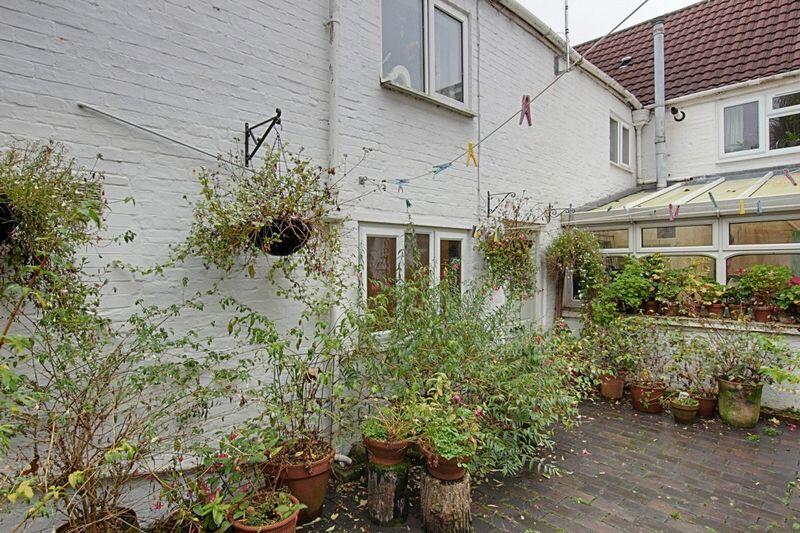 1 bed 1st Floor Flat for rent in Westbury. From Wrights Residential - Trowbridge 1 bed 1st Floor Flat for rent in Westbury. From Wrights Residential - Trowbridge