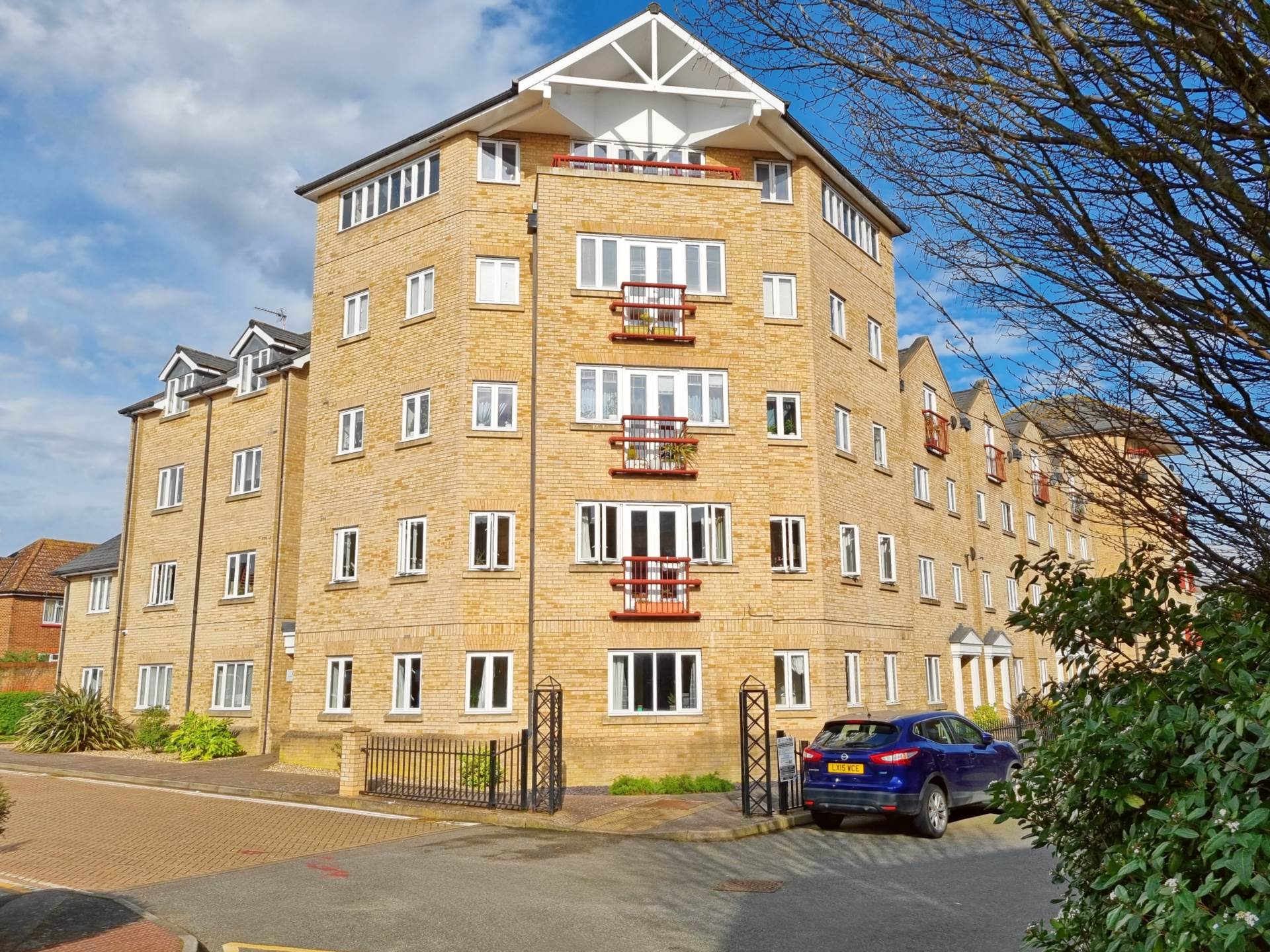 2 bed Apartment for rent in Ipswich. From Riverdale Estates