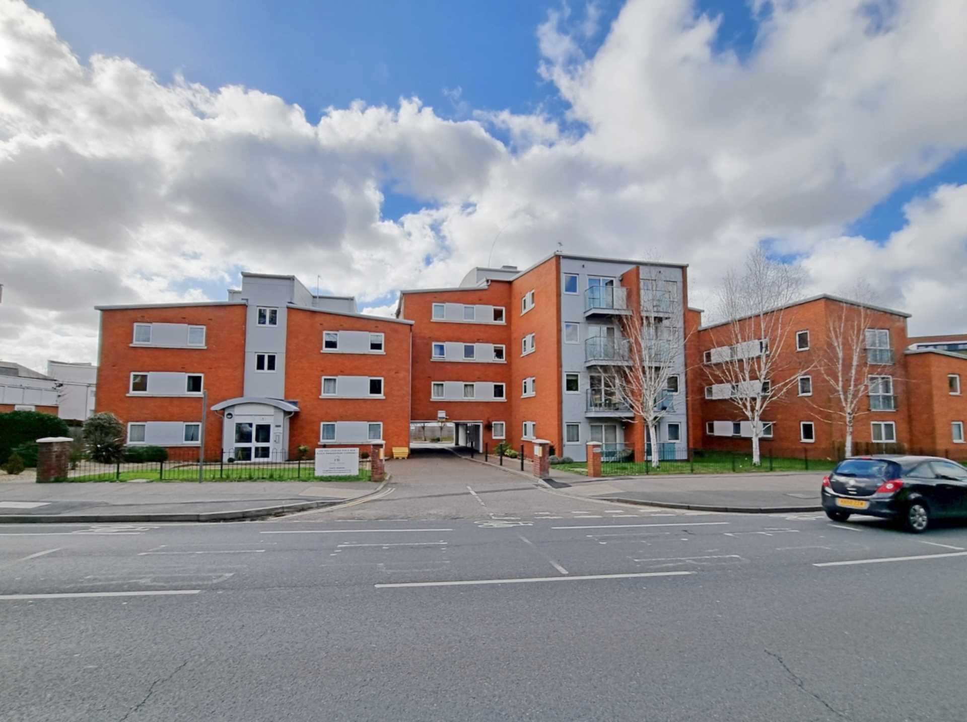 2 bed Penthouse for rent in Ipswich. From Riverdale Estates