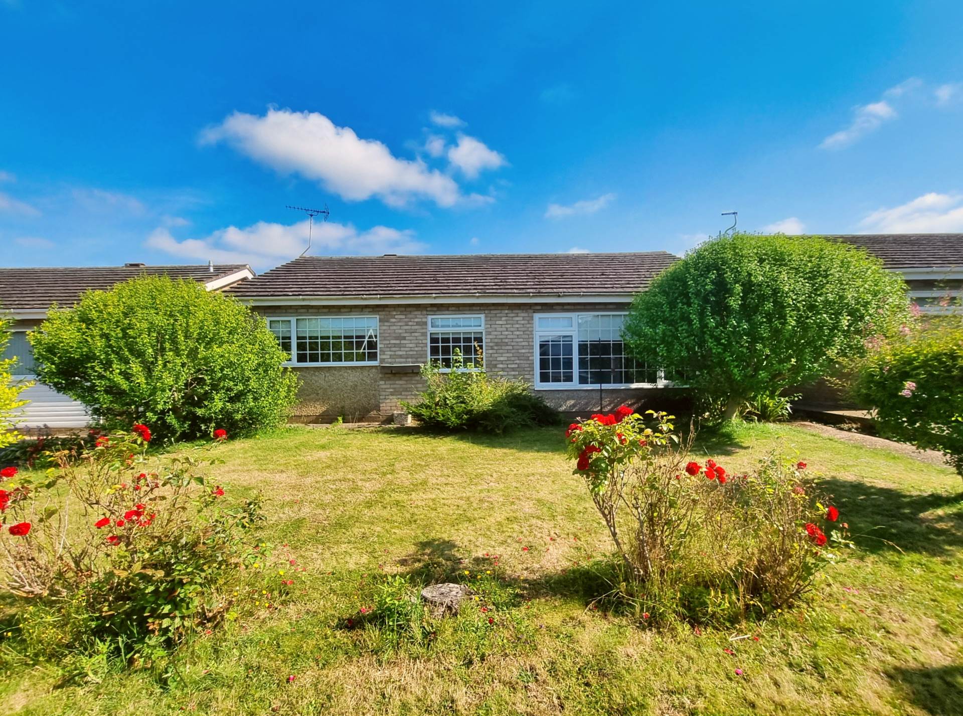 2 bed Detached bungalow for rent in Ipswich. From Riverdale Estates