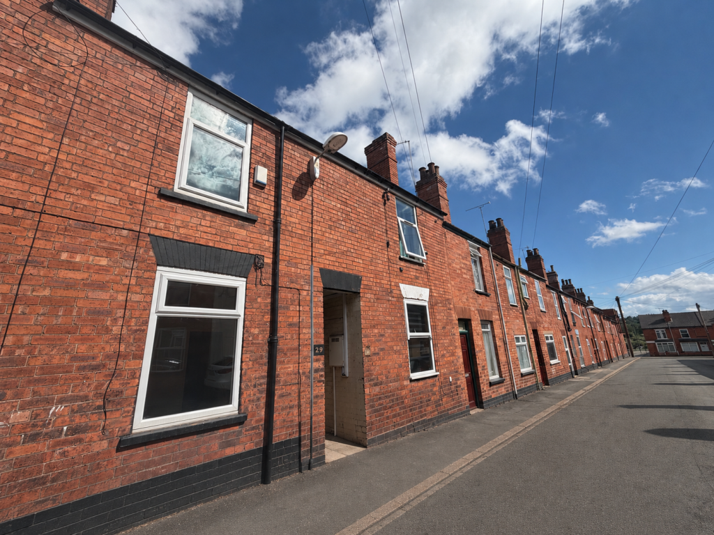 3 bed Mid Terraced House for rent in Lincoln. From Robert Bell & Company - Lincoln 3 bed Mid Terraced House for rent in Lincoln. From Robert Bell & Company - Lincoln