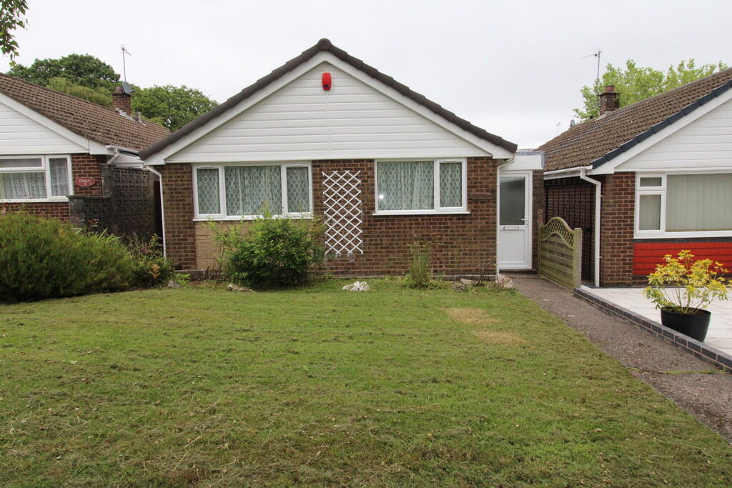 2 bed Detached bungalow for rent in Smethwick. From Robert Powell - Birmingham 2 bed Detached bungalow for rent in Smethwick. From Robert Powell - Birmingham