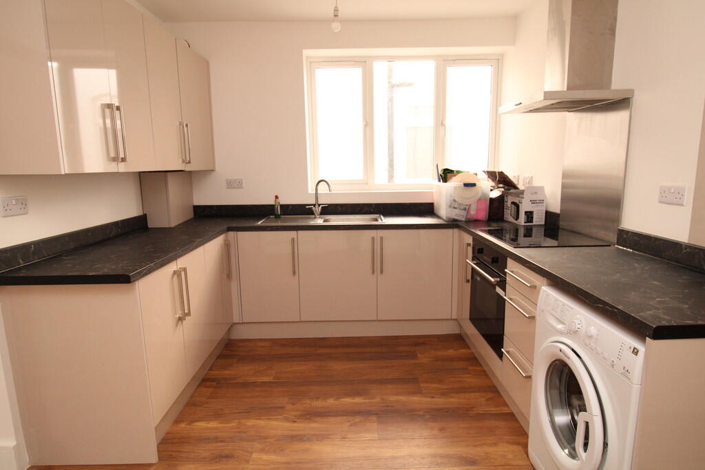 1 bed Apartment for rent in Major's Green. From Robert Powell - Birmingham