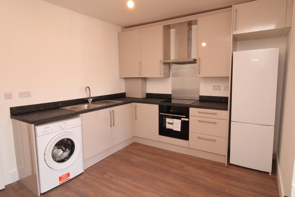 2 bed Apartment for rent in Major's Green. From Robert Powell - Birmingham 2 bed Apartment for rent in Major's Green. From Robert Powell - Birmingham