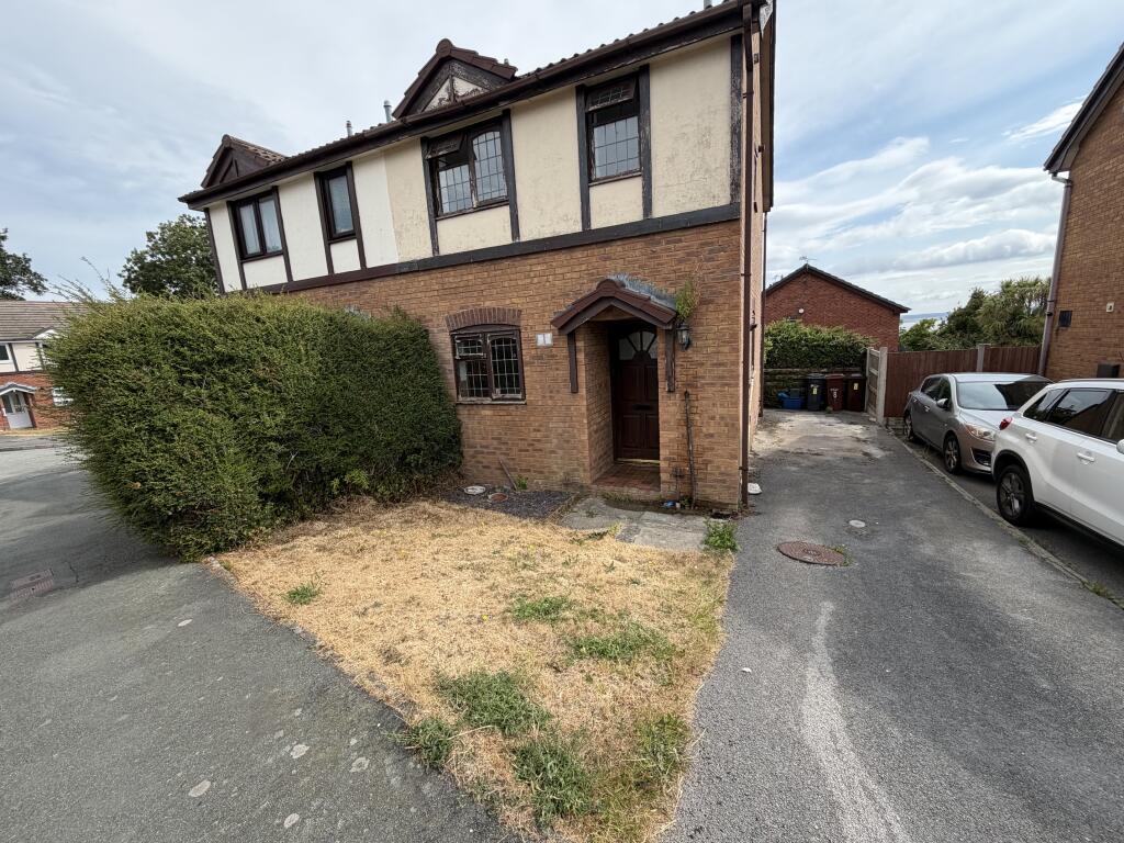 2 bed Semi Detached for rent in Maes-Glas. From Reid & Roberts Lettings Agents - Flint