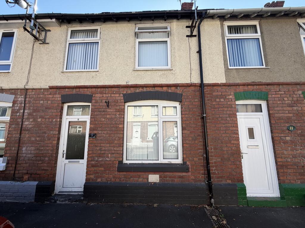 3 bed Mid Terraced House for rent in Flint. From Reid & Roberts Lettings Agents - Flint