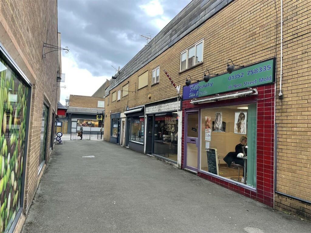 1 bed 1st Floor Flat for rent in Mold. From Reid and Roberts - Mold