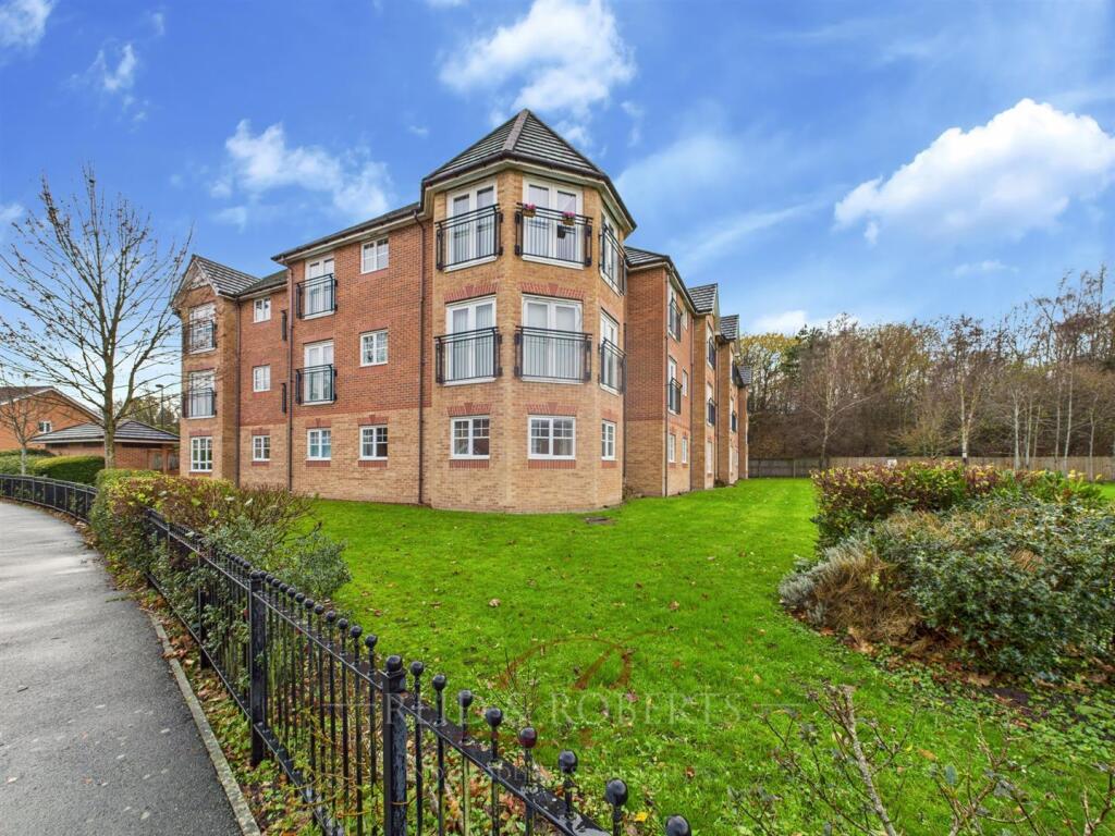 2 bed 1st Floor Flat for rent in Tanyfron. From Reid and Roberts - Mold