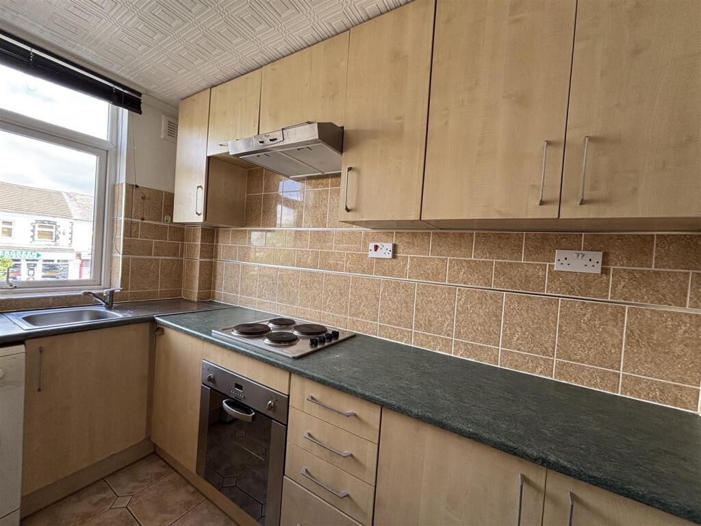 2 bed 1st Floor Flat for rent in Connah's Quay. From Reid and Roberts - Mold 2 bed 1st Floor Flat for rent in Connah's Quay. From Reid and Roberts - Mold
