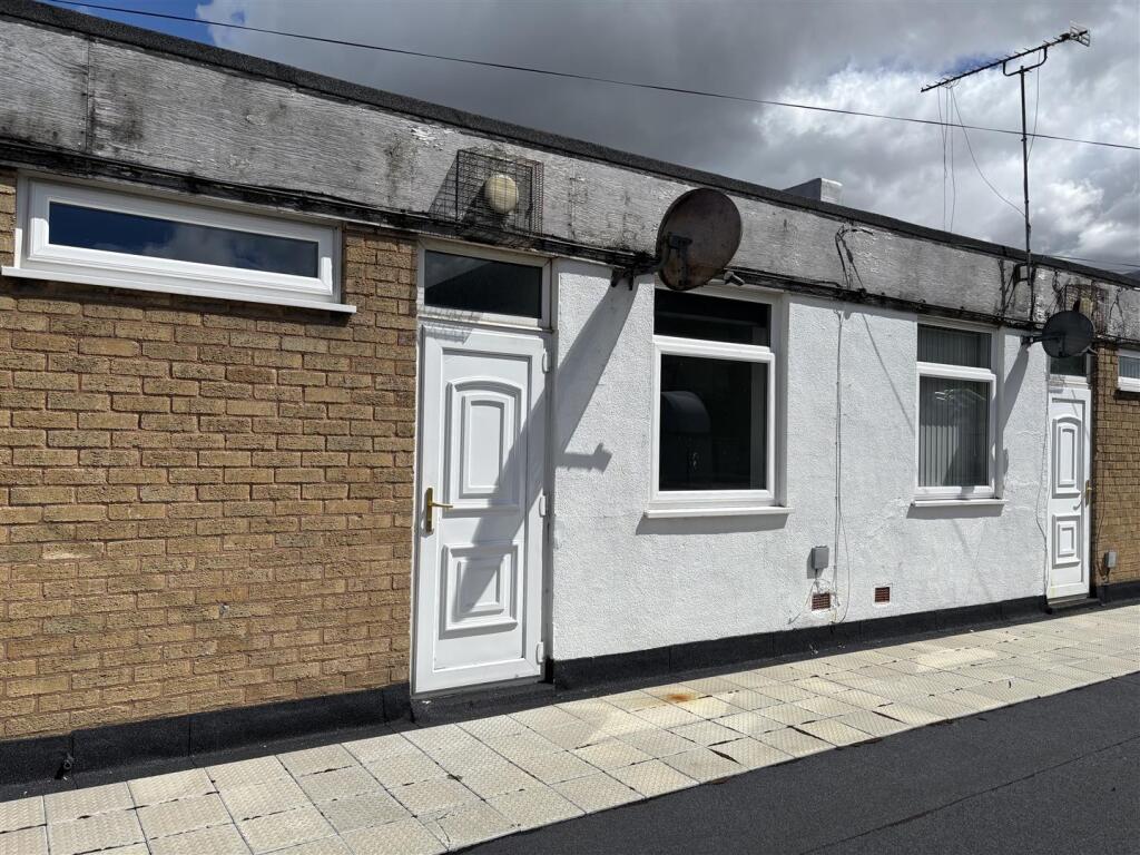 2 bed 1st Floor Flat for rent in Connah's Quay. From Reid and Roberts - Mold 2 bed 1st Floor Flat for rent in Connah's Quay. From Reid and Roberts - Mold