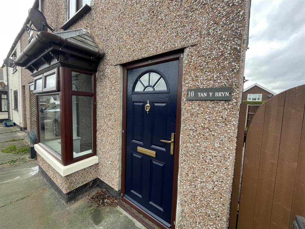 2 bed End of Terrace for rent in Mynydd Isa. From Reid and Roberts - Mold 2 bed End of Terrace for rent in Mynydd Isa. From Reid and Roberts - Mold