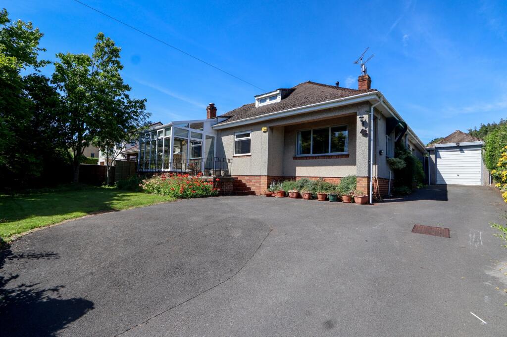 3 bed Detached bungalow for rent in Wrington. From Robin King Estate Agents - Congresbury