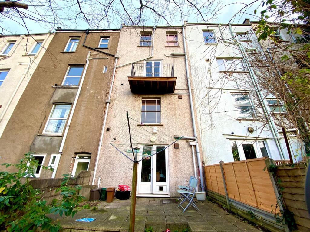 5 bed Mid Terraced House for rent in Leigh Woods. From Robin King Estate Agents - Congresbury 5 bed Mid Terraced House for rent in Leigh Woods. From Robin King Estate Agents - Congresbury