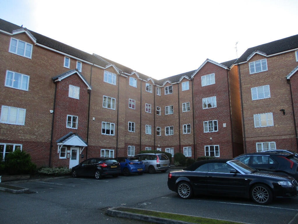 2 bed 1st Floor Flat for rent in Gatley. From Roger Dean - Heald Green