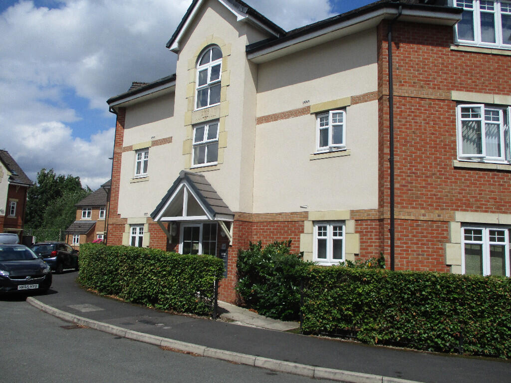 2 bed 1st Floor Flat for rent in Gatley. From Roger Dean - Heald Green
