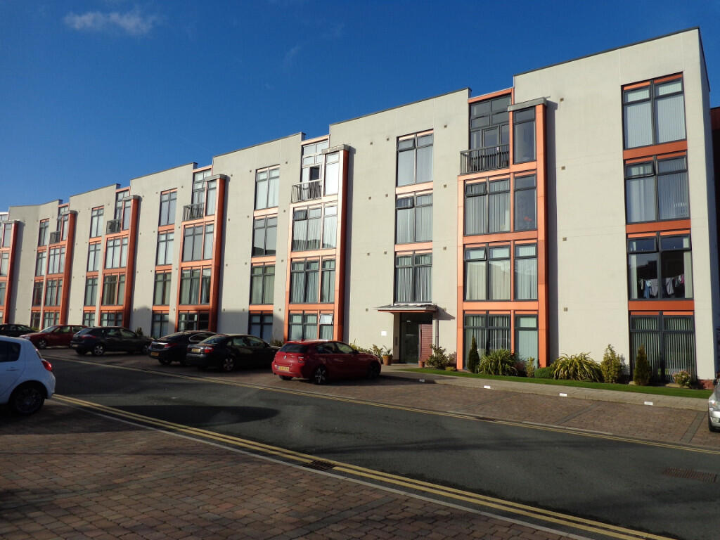 2 bed Apartment for rent in Gatley. From Roger Dean - Heald Green