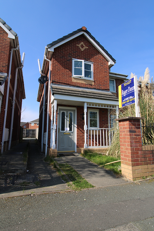 4 bed Semi Detached for rent in Manchester. From Roger Dean - Heald Green