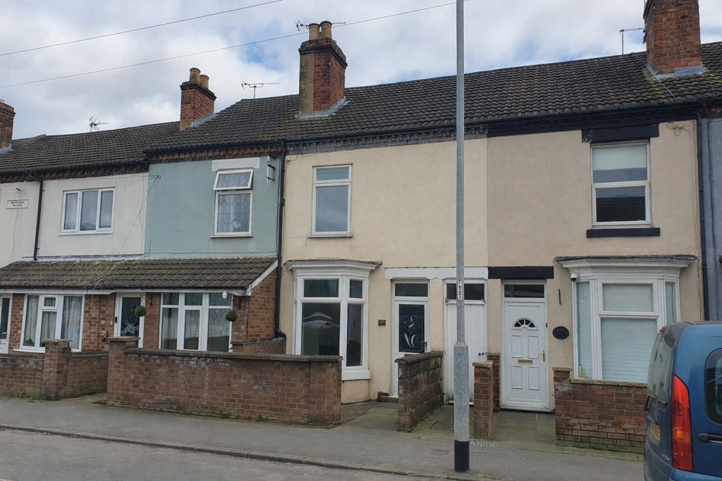 2 bed Mid Terraced House for rent in Burton upon Trent. From Royal Estates - Birmingham