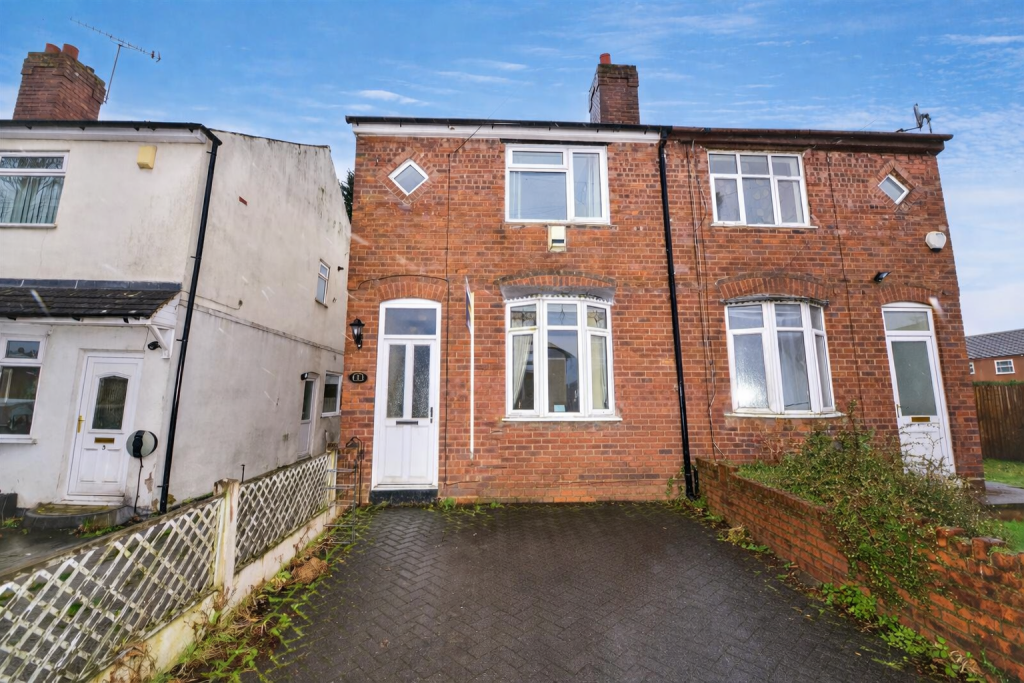 2 bed Semi Detached for rent in Lower Penn. From Royal Estates - Birmingham 2 bed Semi Detached for rent in Lower Penn. From Royal Estates - Birmingham