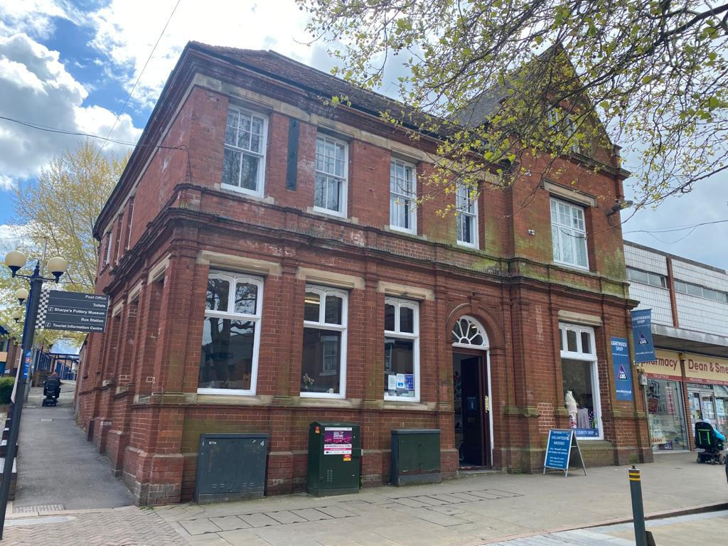 4 bed 1st Floor Flat for rent in Swadlincote. From Royal Estates - Birmingham 4 bed 1st Floor Flat for rent in Swadlincote. From Royal Estates - Birmingham