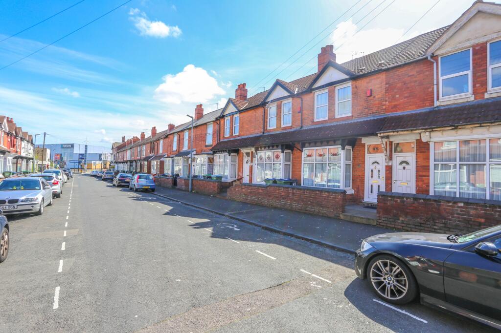 3 bed Mid Terraced House for rent in Smethwick. From Royal Estates - Birmingham