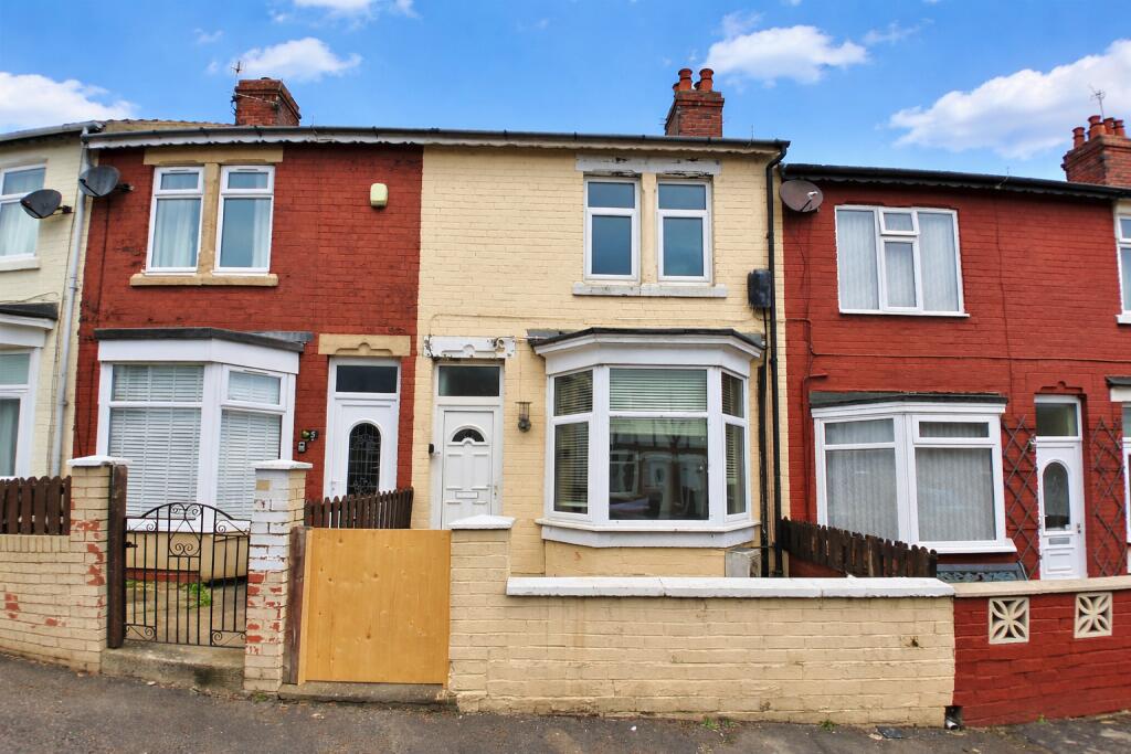 3 bed Mid Terraced House for rent in Carlin How. From Rent UK Property - Lancashire