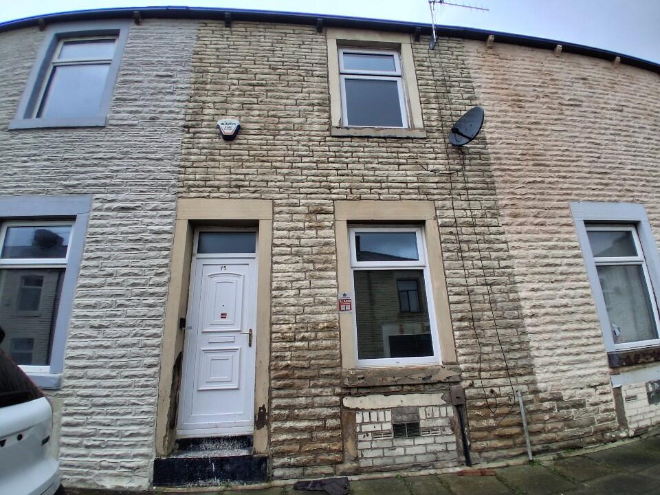 2 bed Mid Terraced House for rent in Burnley. From Rent UK Property - Lancashire