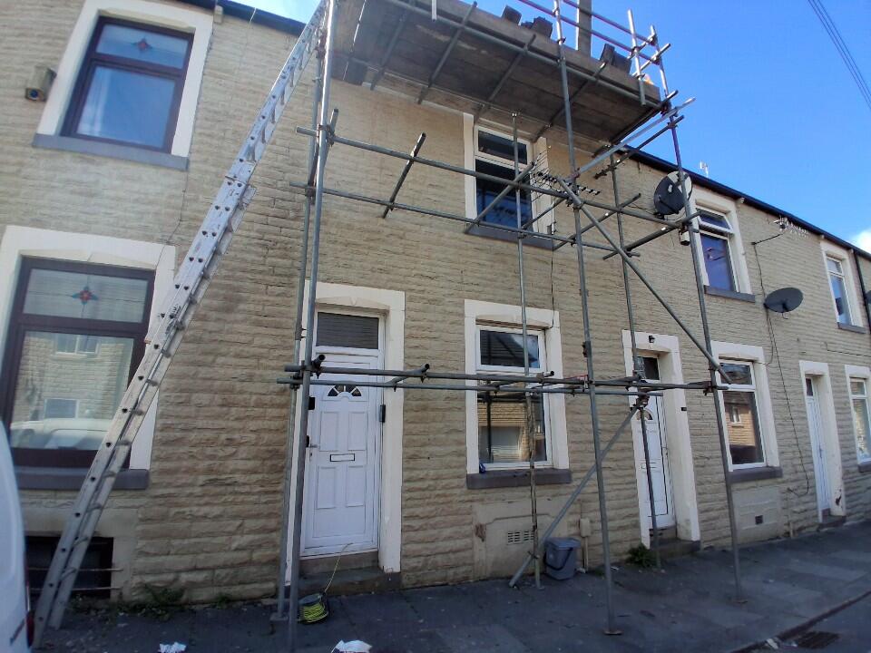 2 bed Mid Terraced House for rent in Burnley. From Rent UK Property - Lancashire