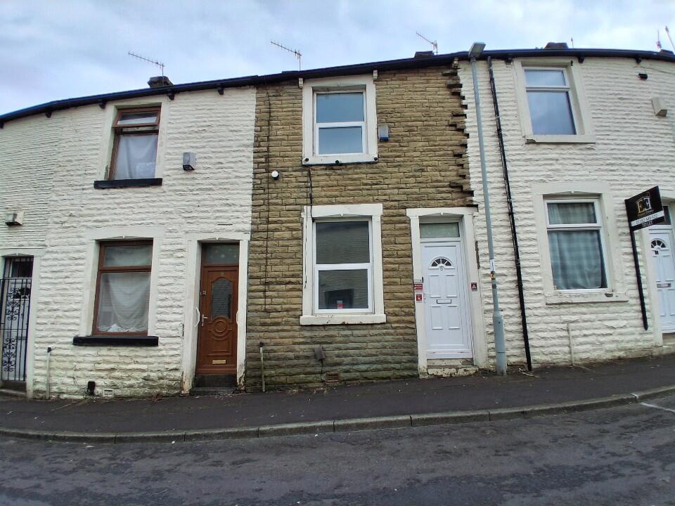 2 bed Mid Terraced House for rent in Burnley. From Rent UK Property - Lancashire