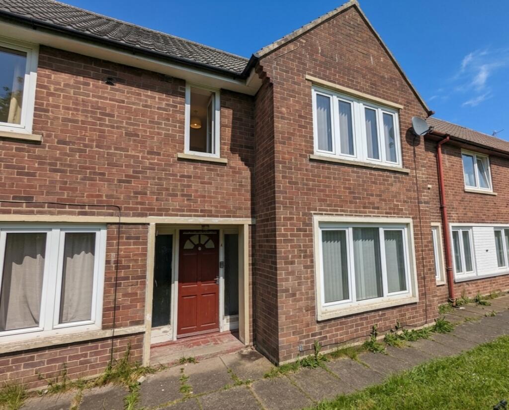 3 bed Mid Terraced House for rent in South Bank. From Rent UK Property - Lancashire
