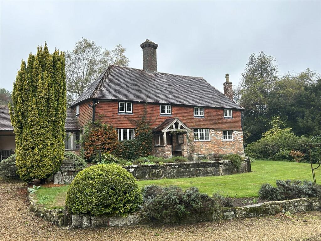 2 bed Detached for rent in Uckfield. From Samuel and Son Chartered Surveyors - Horam