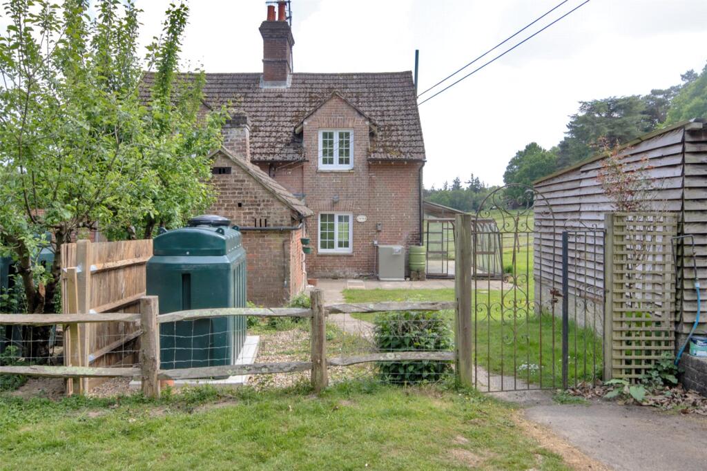 2 bed Semi Detached for rent in Battle. From Samuel and Son Chartered Surveyors - Horam