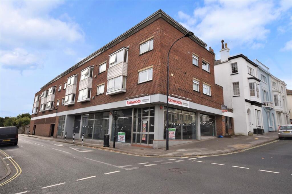 2 bed 1st Floor Flat for rent in Ryde. From Seafields Estates - Ryde 2 bed 1st Floor Flat for rent in Ryde. From Seafields Estates - Ryde