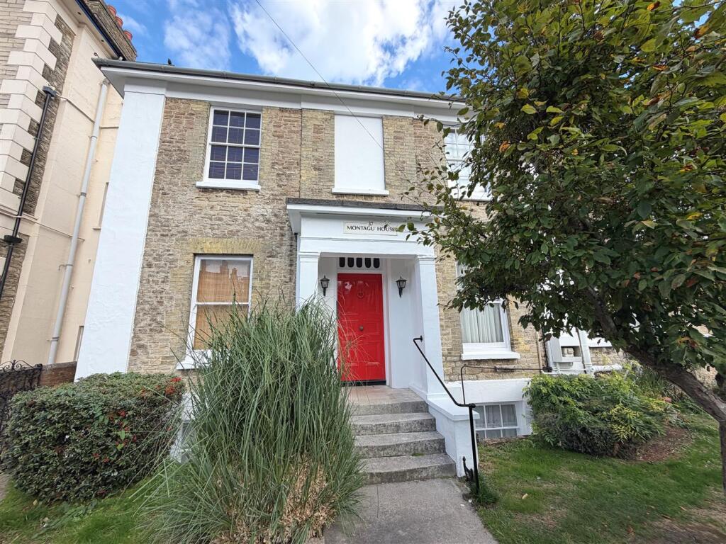1 bed 1st Floor Flat for rent in Ryde. From Seafields Estates - Ryde