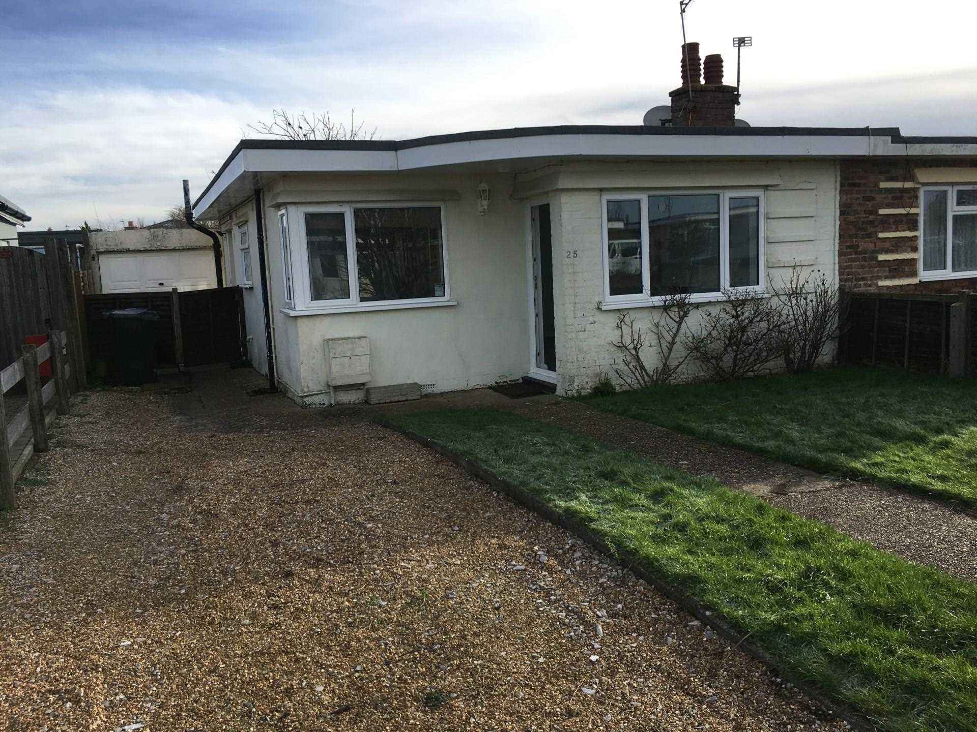 2 bed Semi-detached bungalow for rent in Eastbourne. From Cavendish and Co - Eastbourne 2 bed Semi-detached bungalow for rent in Eastbourne. From Cavendish and Co - Eastbourne