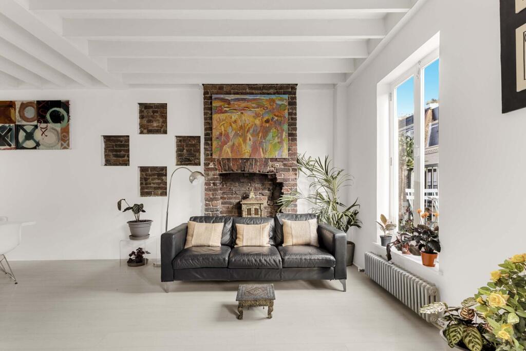 4 bed Mid Terraced House for rent in London. From Sandersons - Holland Park & Notting Hill 4 bed Mid Terraced House for rent in London. From Sandersons - Holland Park & Notting Hill