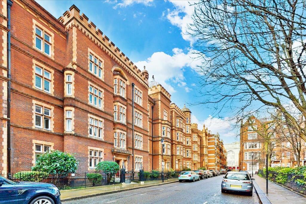 0 bed 1st Floor Flat for rent in London. From Sandersons - Holland Park & Notting Hill