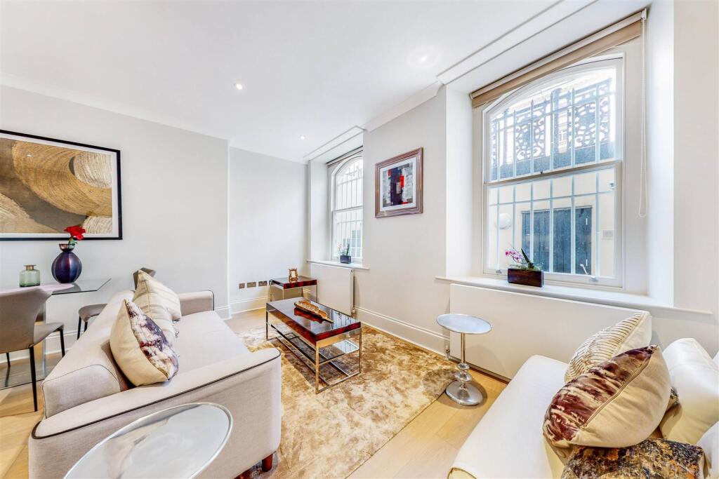 1 bed 1st Floor Flat for rent in Kensington. From Sandersons - Holland Park & Notting Hill