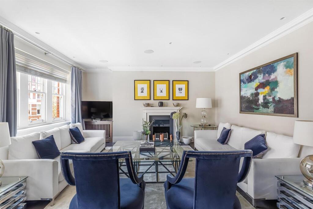 4 bed Apartment for rent in Chelsea. From Sandersons - Holland Park & Notting Hill
