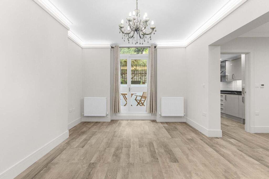 1 bed 1st Floor Flat for rent in Chelsea. From Sandersons - Holland Park & Notting Hill