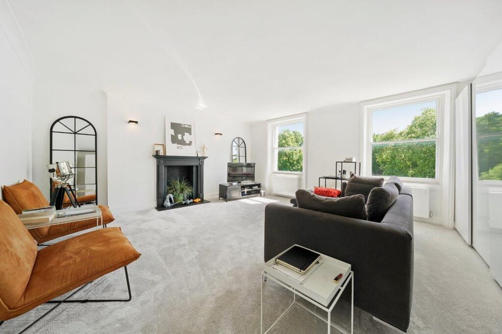 3 bed 1st Floor Flat for rent in Kensington. From Sandersons - Holland Park & Notting Hill