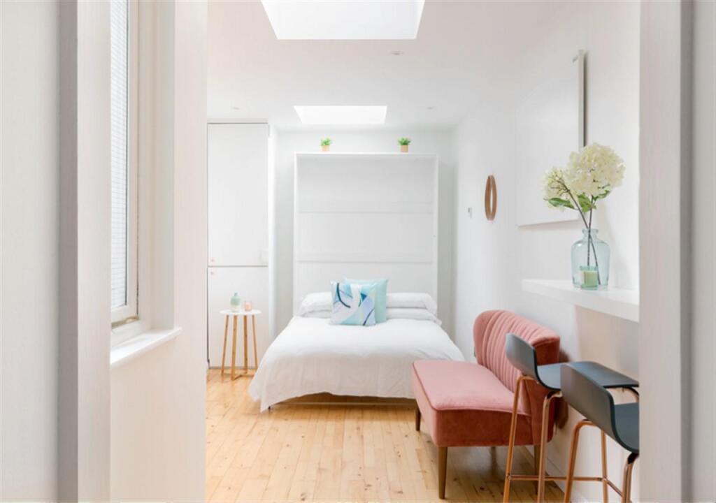 4 bed Studio for rent in Kensington. From Sandersons - Holland Park & Notting Hill