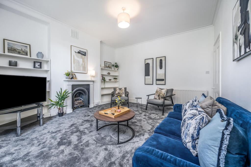 1 bed Detached for rent in London. From Sandersons - Holland Park & Notting Hill
