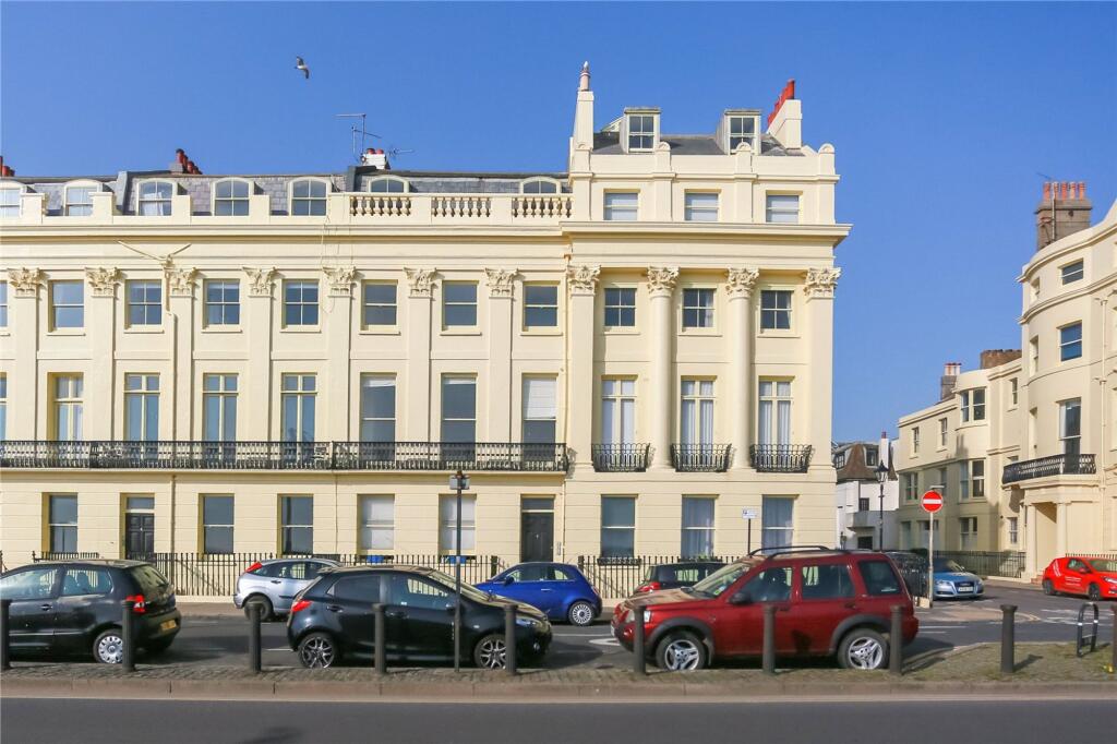 2 bed 1st Floor Flat for rent in Brighton and Hove. From Sawyer & Co - Hove